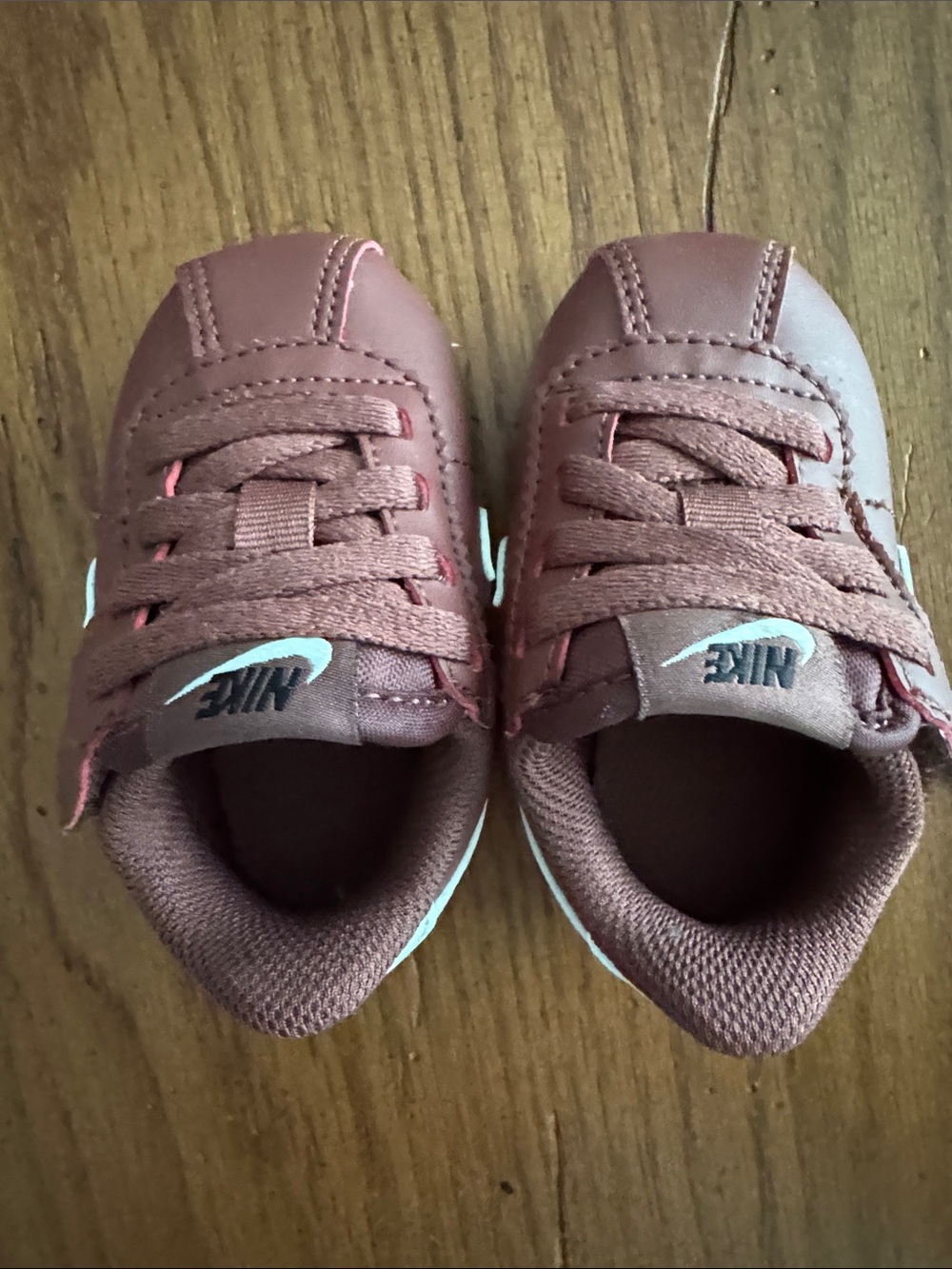 Nike Baby Sneaker in Maroon with White Swoosh